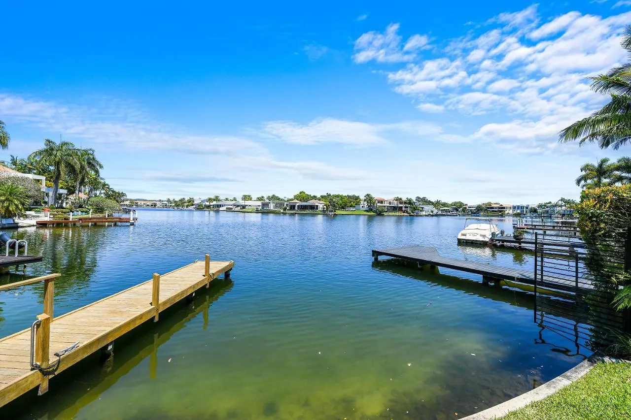 Villa Noosa Waters Luxury Waterfront Noosaville Сasa de vacaciones