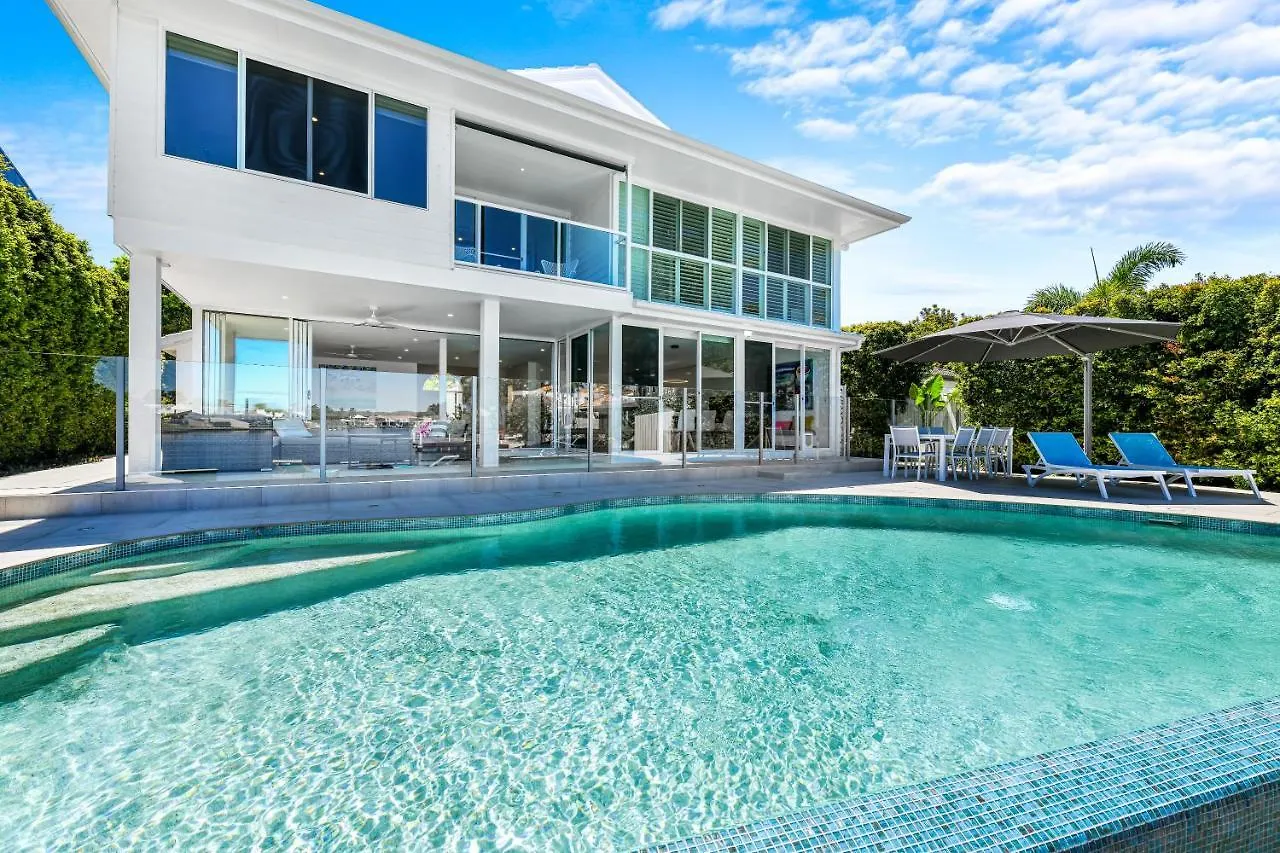 Villa Noosa Waters Luxury Waterfront Noosaville
